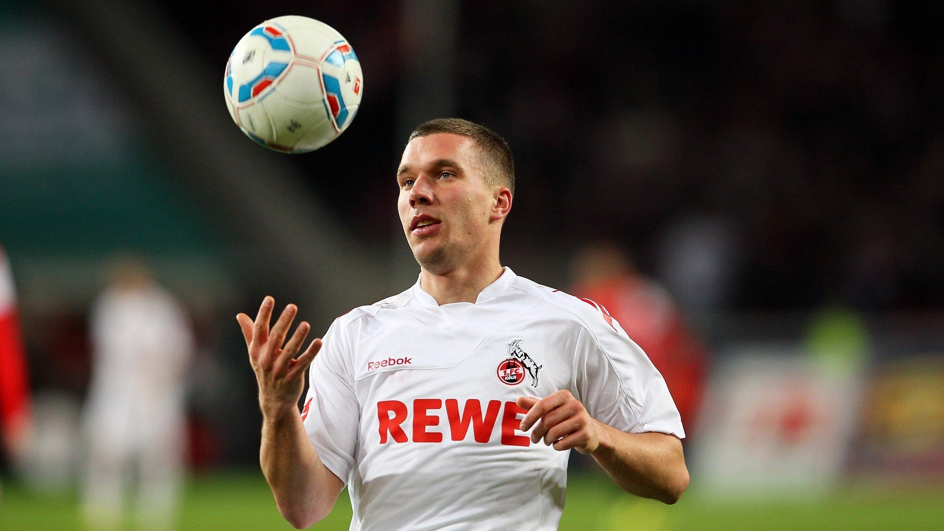 赛道上的天使之翼，迪马利亚在F1街道赛之夜的统治级演出