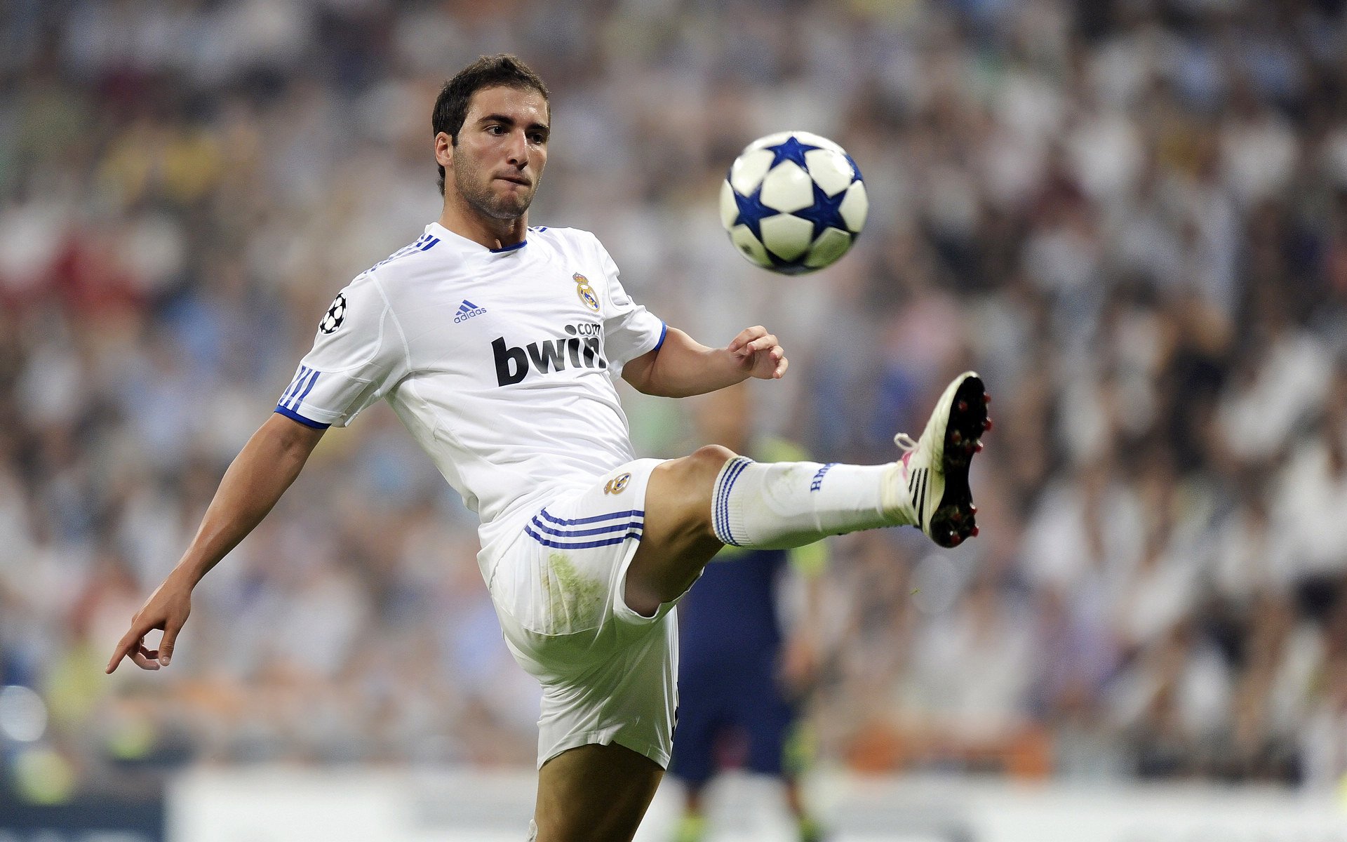 马刺压哨奇迹夜，哈利伯顿大场面先生本色，终结凯尔特人连胜神话