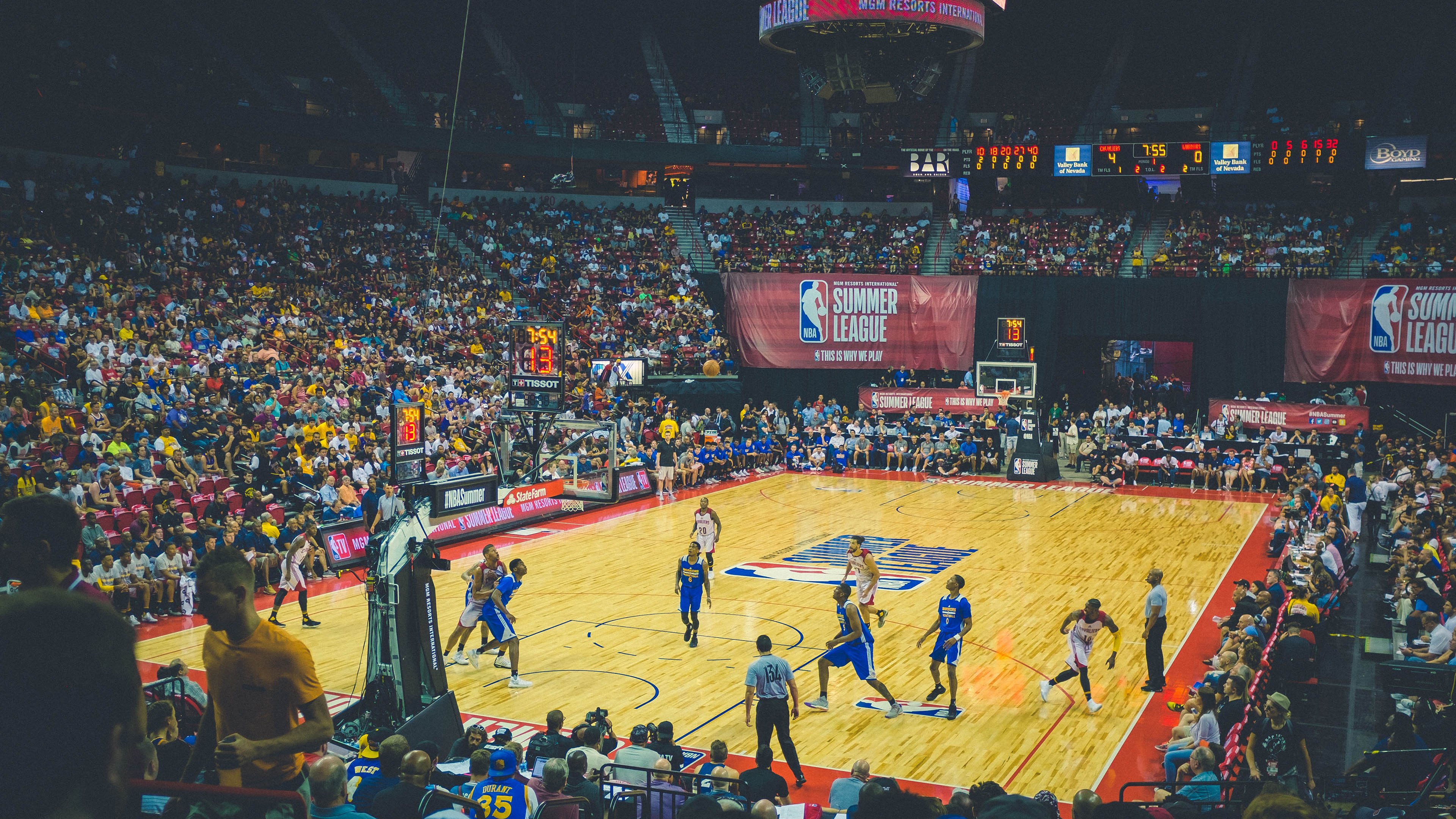 开云体育-布伦森单核掀翻费城！尼克斯攻防碾压76人，纽约新王登基之战